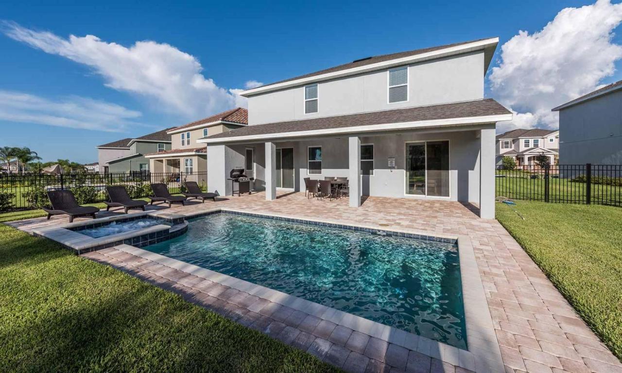 Holiday home Stylish Sleek 9 Bdrm With Full Kitchen At Encore *