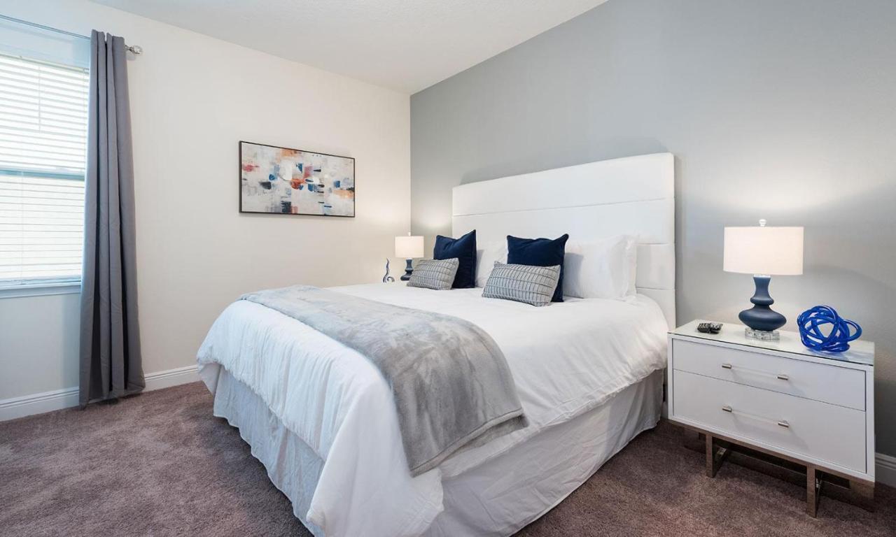 Stylish Sleek 9 Bdrm With Full Kitchen At Encore Holiday home *