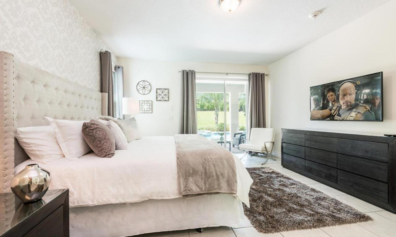 Stylish Sleek 9 Bdrm With Full Kitchen At Encore Holiday home *