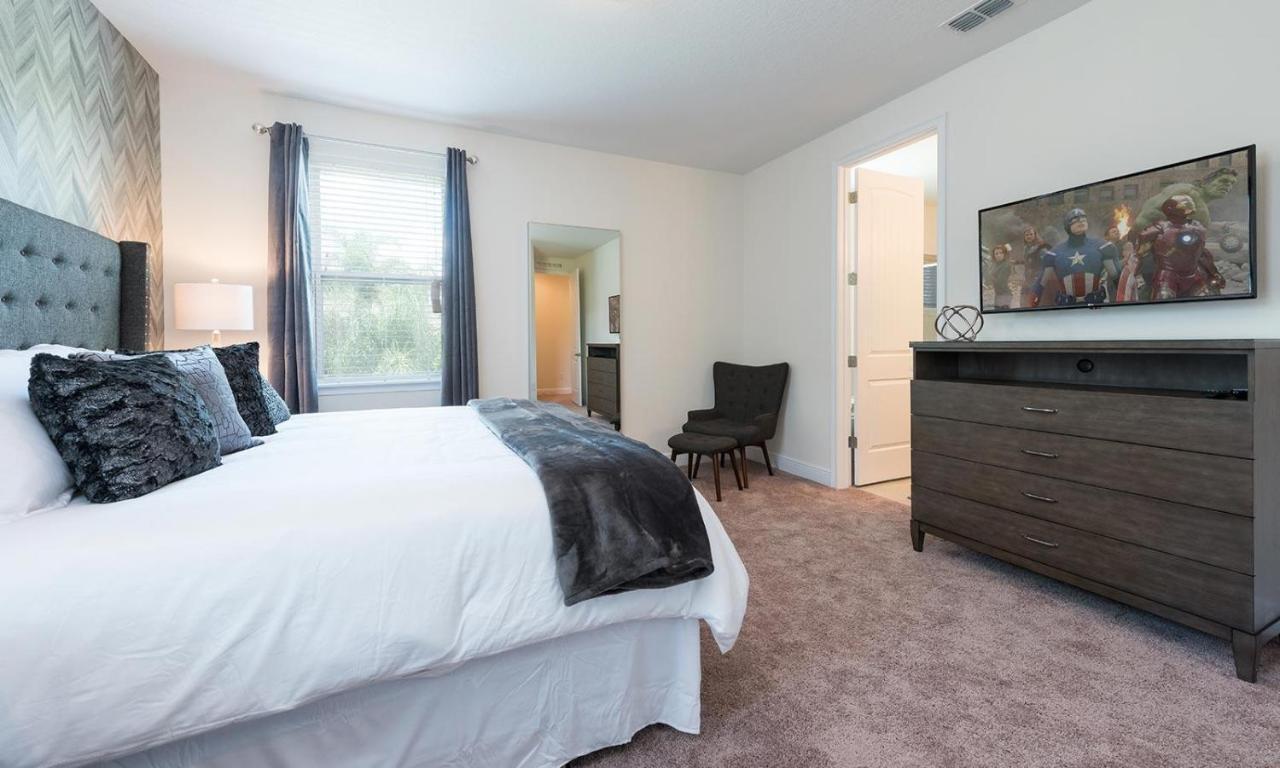 Holiday home Stylish Sleek 9 Bdrm With Full Kitchen At Encore
