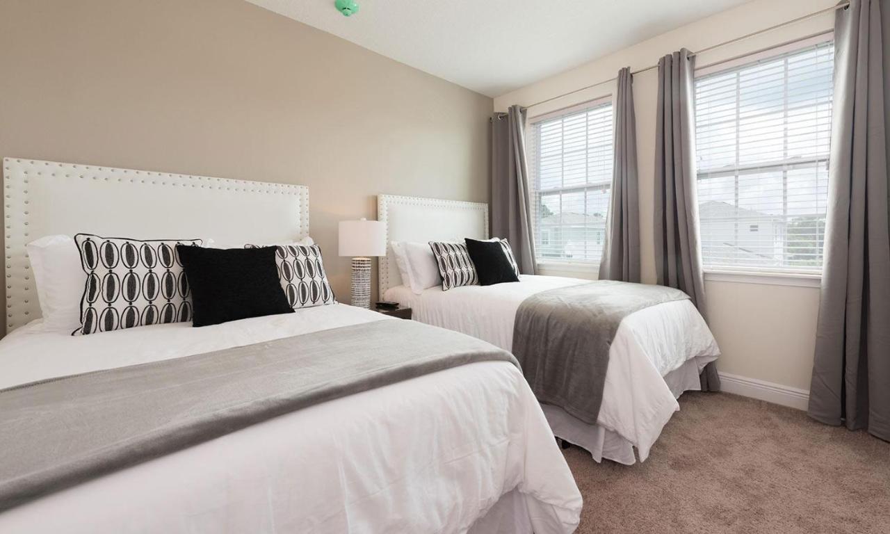 Stylish Sleek 9 Bdrm With Full Kitchen At Encore *