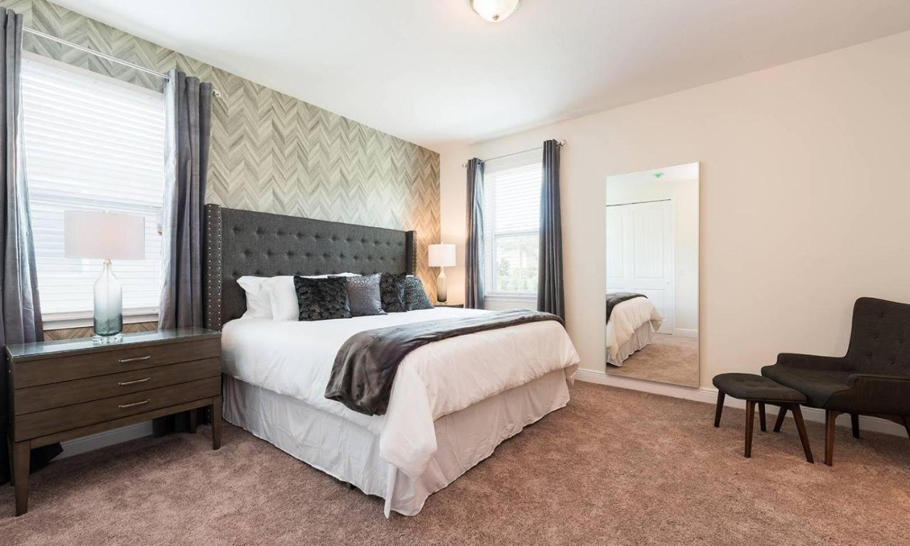 Stylish Sleek 9 Bdrm With Full Kitchen At Encore Holiday home *