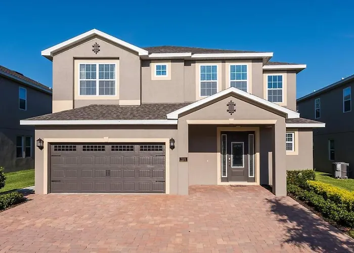 Stylish Sleek 9 Bdrm Home With Full Kitchen At Encore